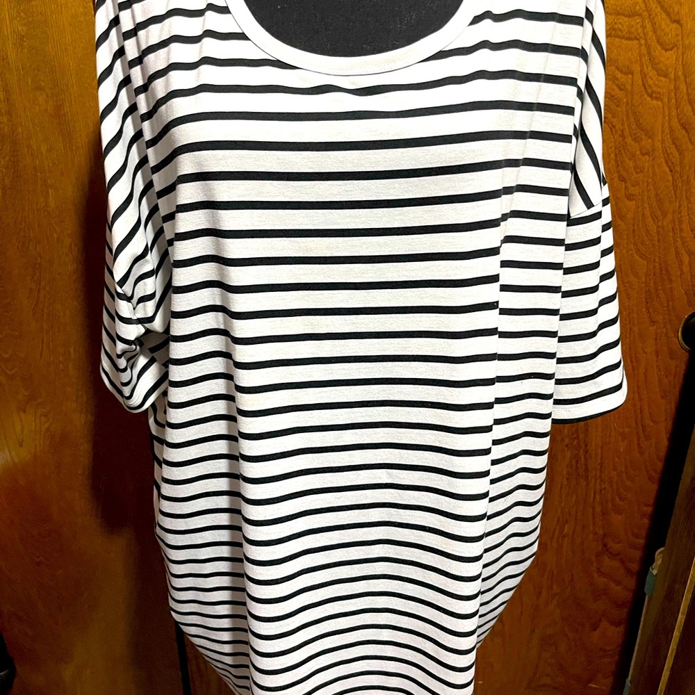 Lularoe shirt